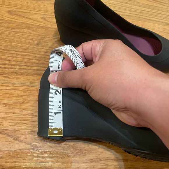 CROCS Black Women's Heels - Picture 9 of 9